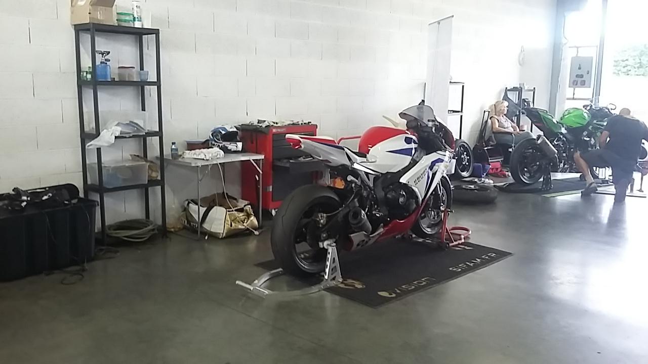 Vente motos d'occasion Roanne Mars Charlieu